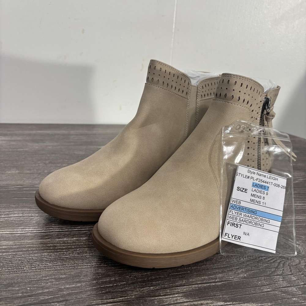 Denver Hayes Leigh Booties Womens Size 7M Beige Faux Suede Ankle Zip Block Heel